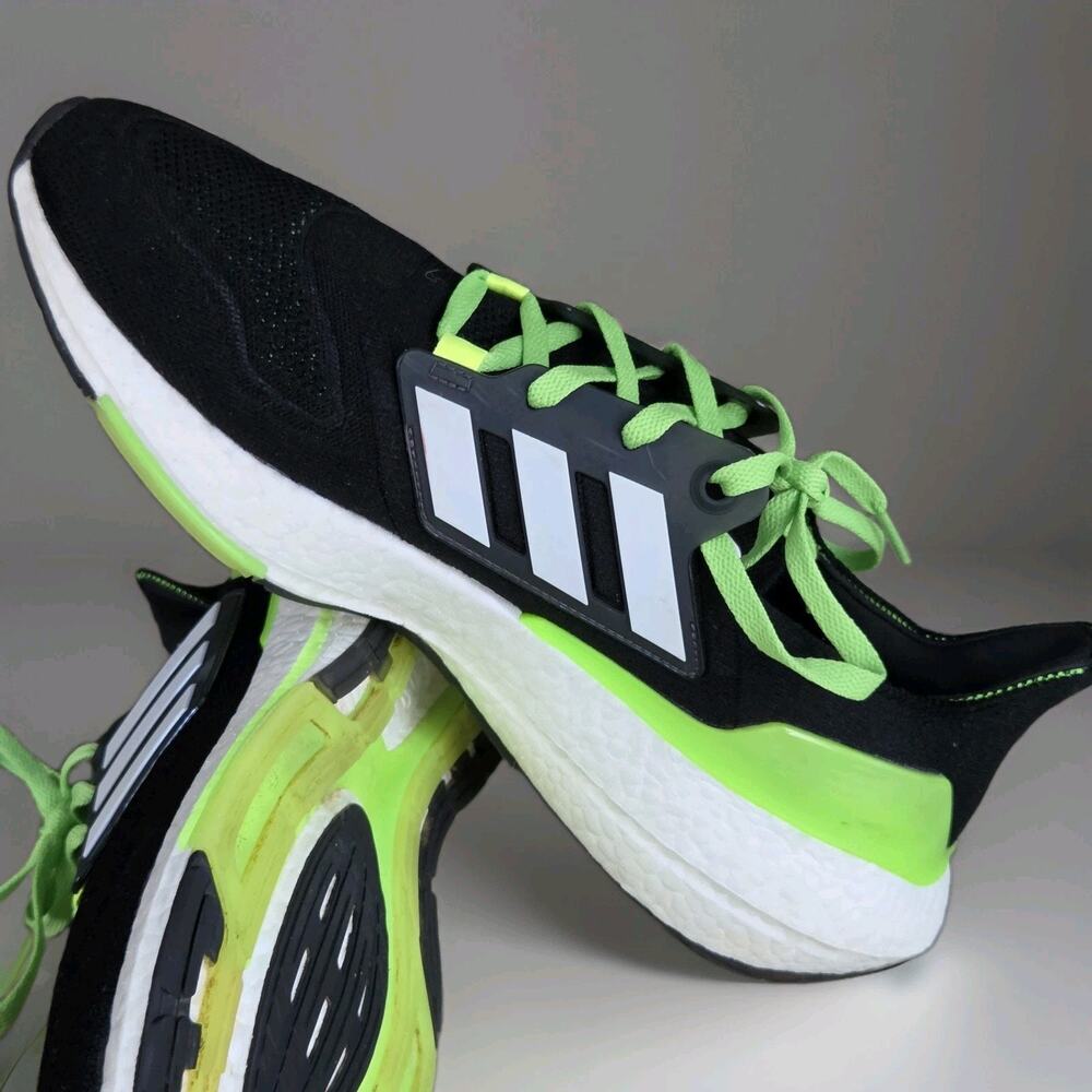 Adidas UltraBoost 22 Men's US 13 Black Solar Green